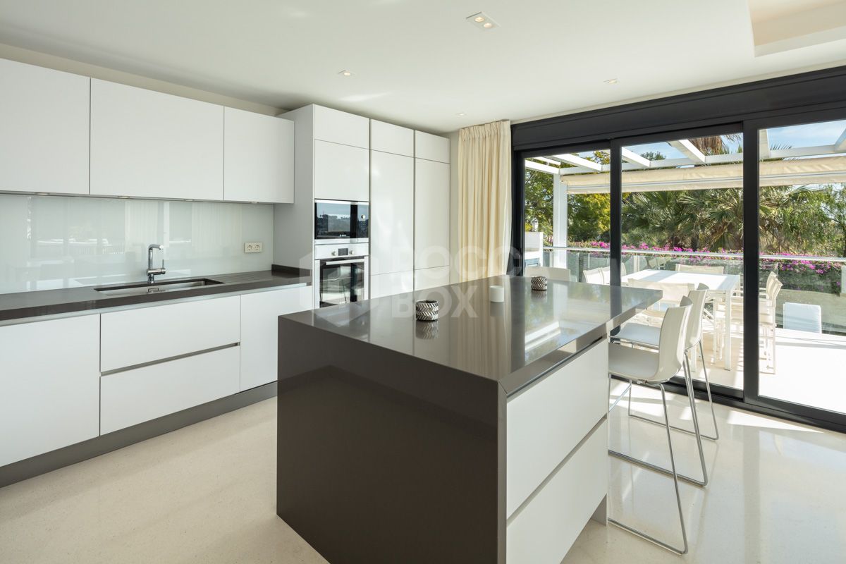 Refurbished Villa with Breathtaking Views in Nueva Andalucia's Golf Valley