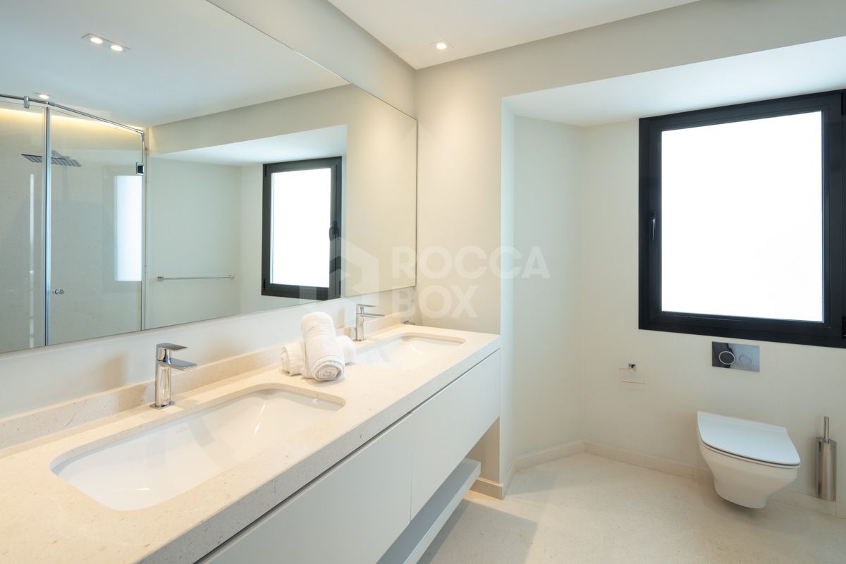 Refurbished Villa with Breathtaking Views in Nueva Andalucia's Golf Valley