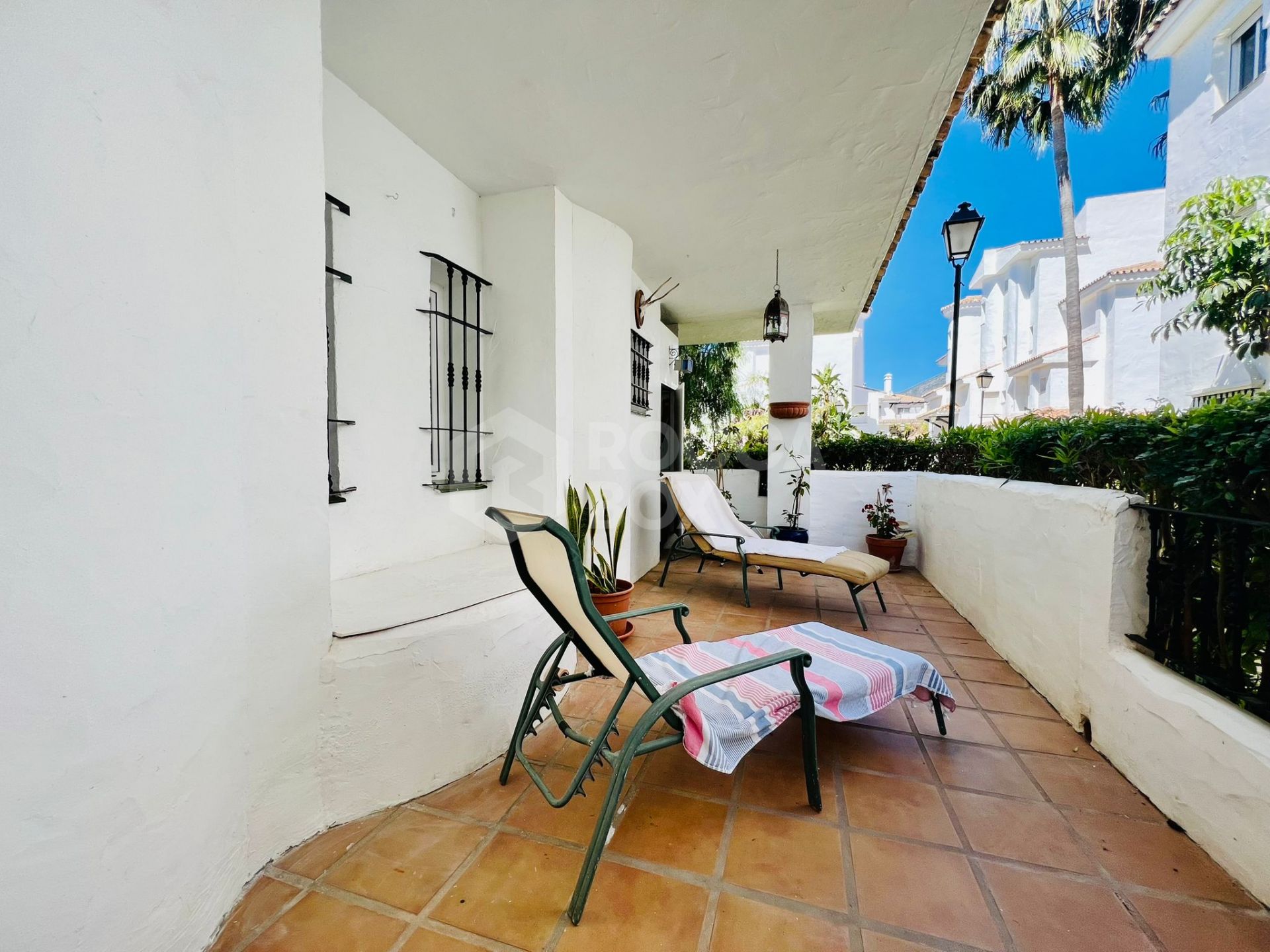 Discover Comfortable Living in Nueva Andalucia: 2 Bedroom Ground Floor Apartment with 3 Terraces in Los Naranjos, Marbella