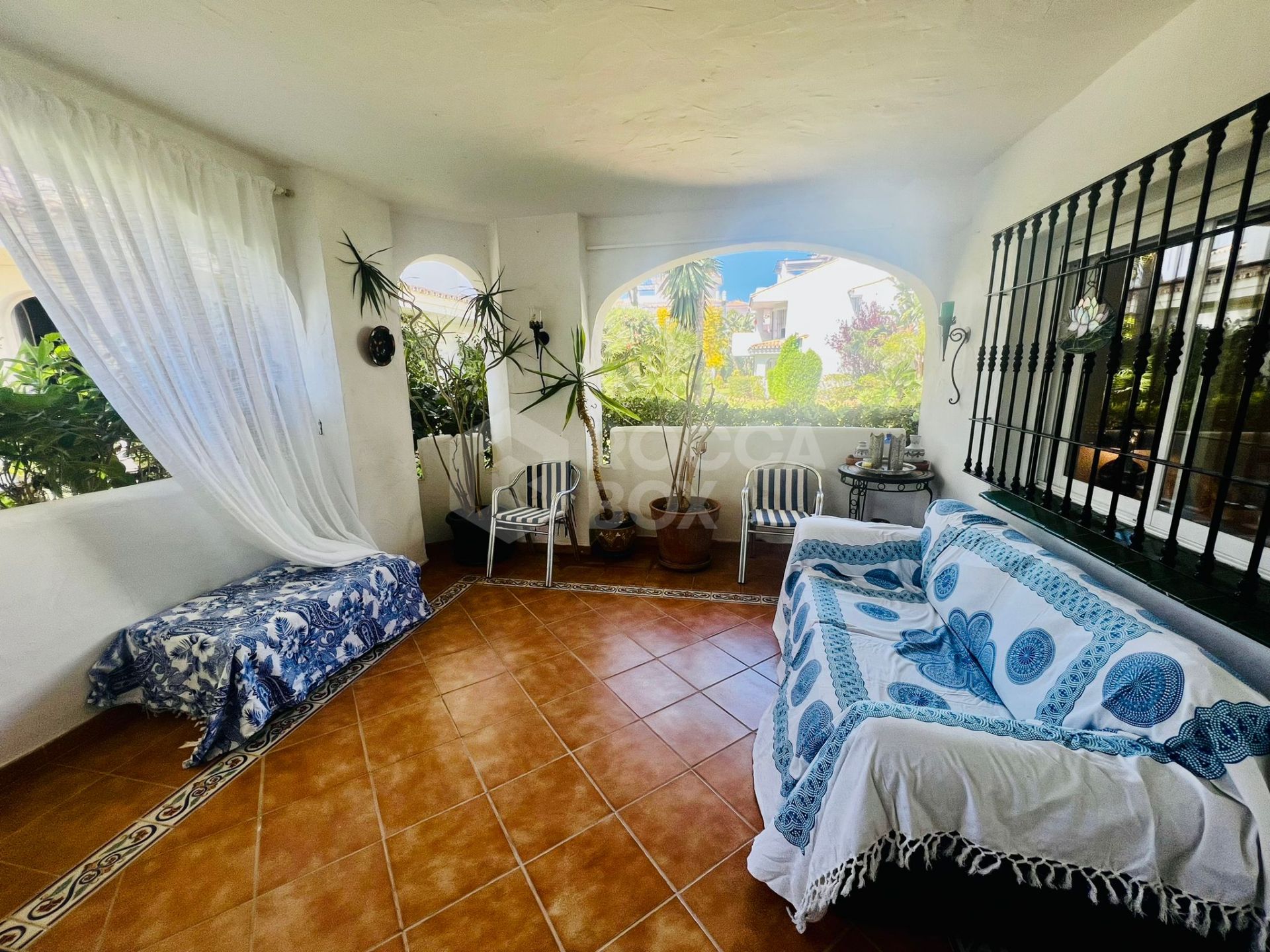 Discover Comfortable Living in Nueva Andalucia: 2 Bedroom Ground Floor Apartment with 3 Terraces in Los Naranjos, Marbella