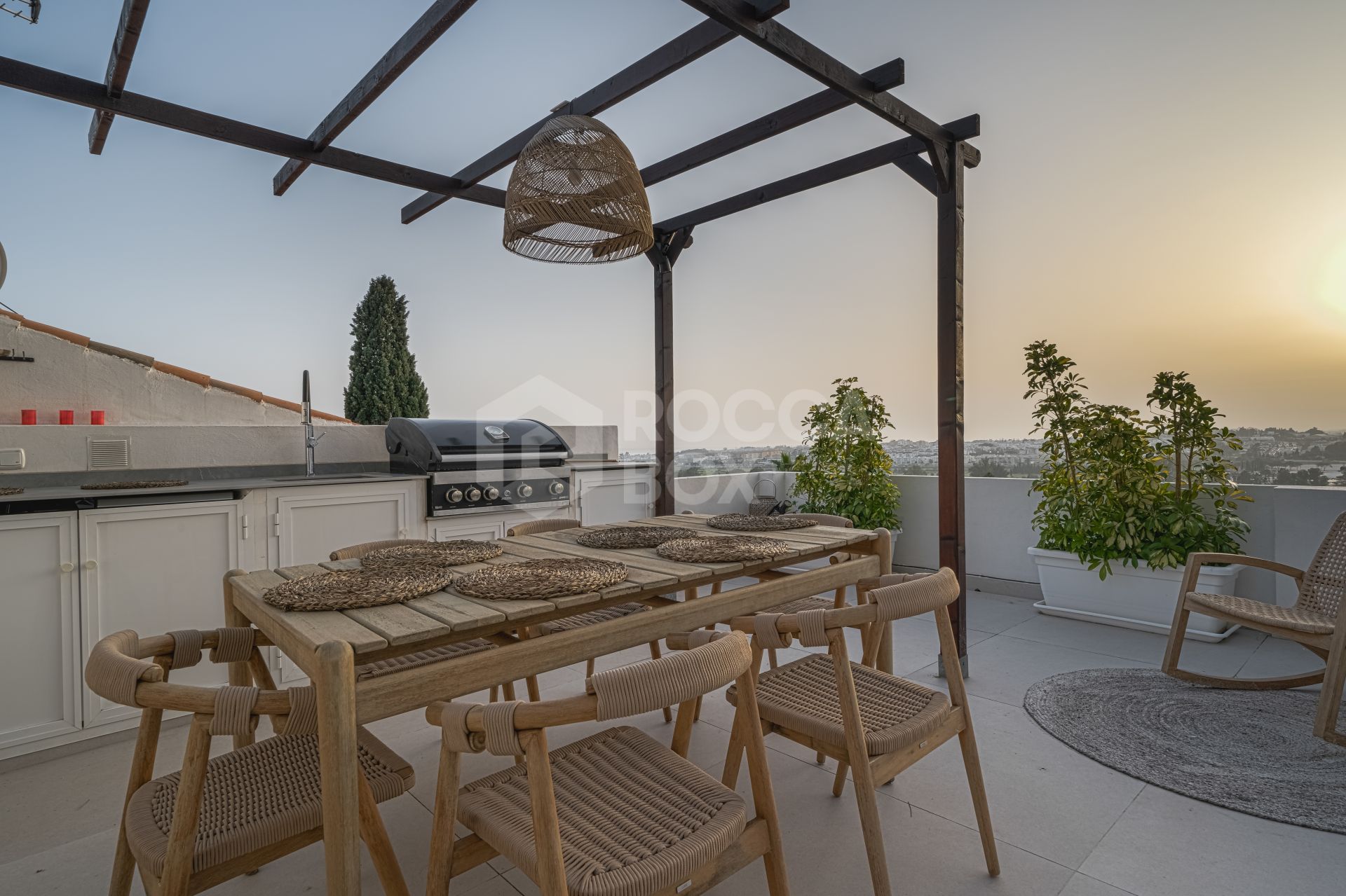 Stylish Retreat with Scandinavian Influence and Stunning Rooftop Terrace
