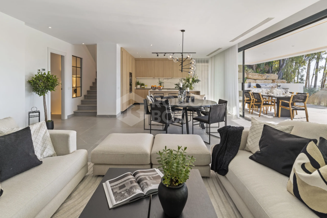 Immerse Yourself in Luxury and Serenity at Villa Elsa, Where Modern Architecture Meets Breathtaking Sea Views