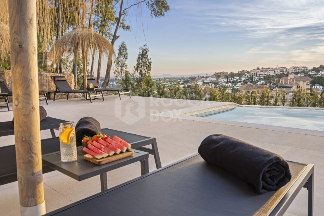 Immerse Yourself in Luxury and Serenity at Villa Elsa, Where Modern Architecture Meets Breathtaking Sea Views