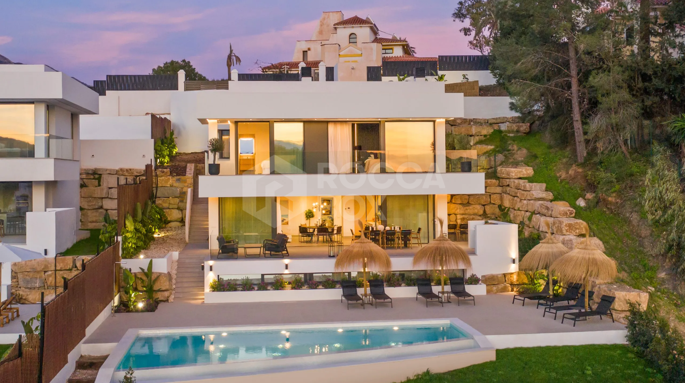 Immerse Yourself in Luxury and Serenity at Villa Elsa, Where Modern Architecture Meets Breathtaking Sea Views