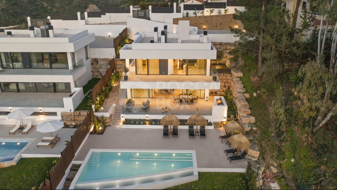 Immerse Yourself in Luxury and Serenity at Villa Elsa, Where Modern Architecture Meets Breathtaking Sea Views