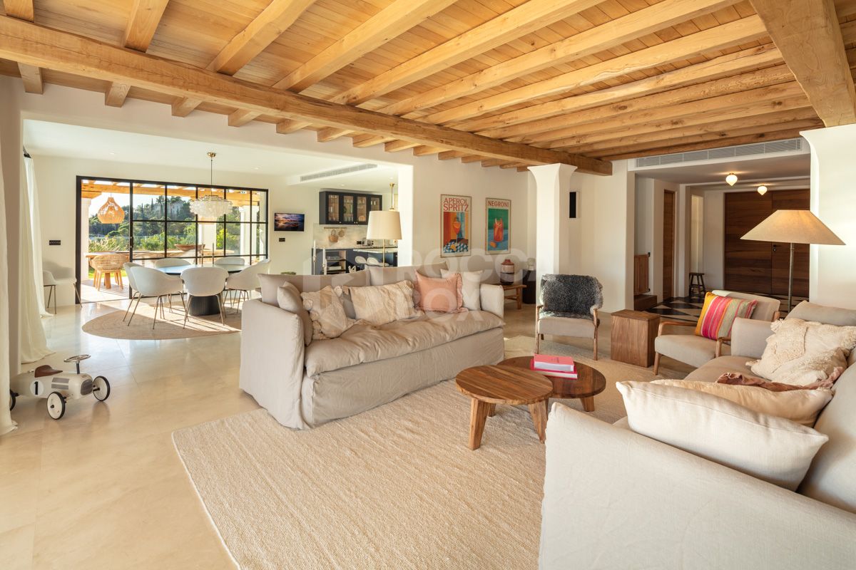 Experience Unmatched Comfort and Style in this Stunning Costa del Sol Villa