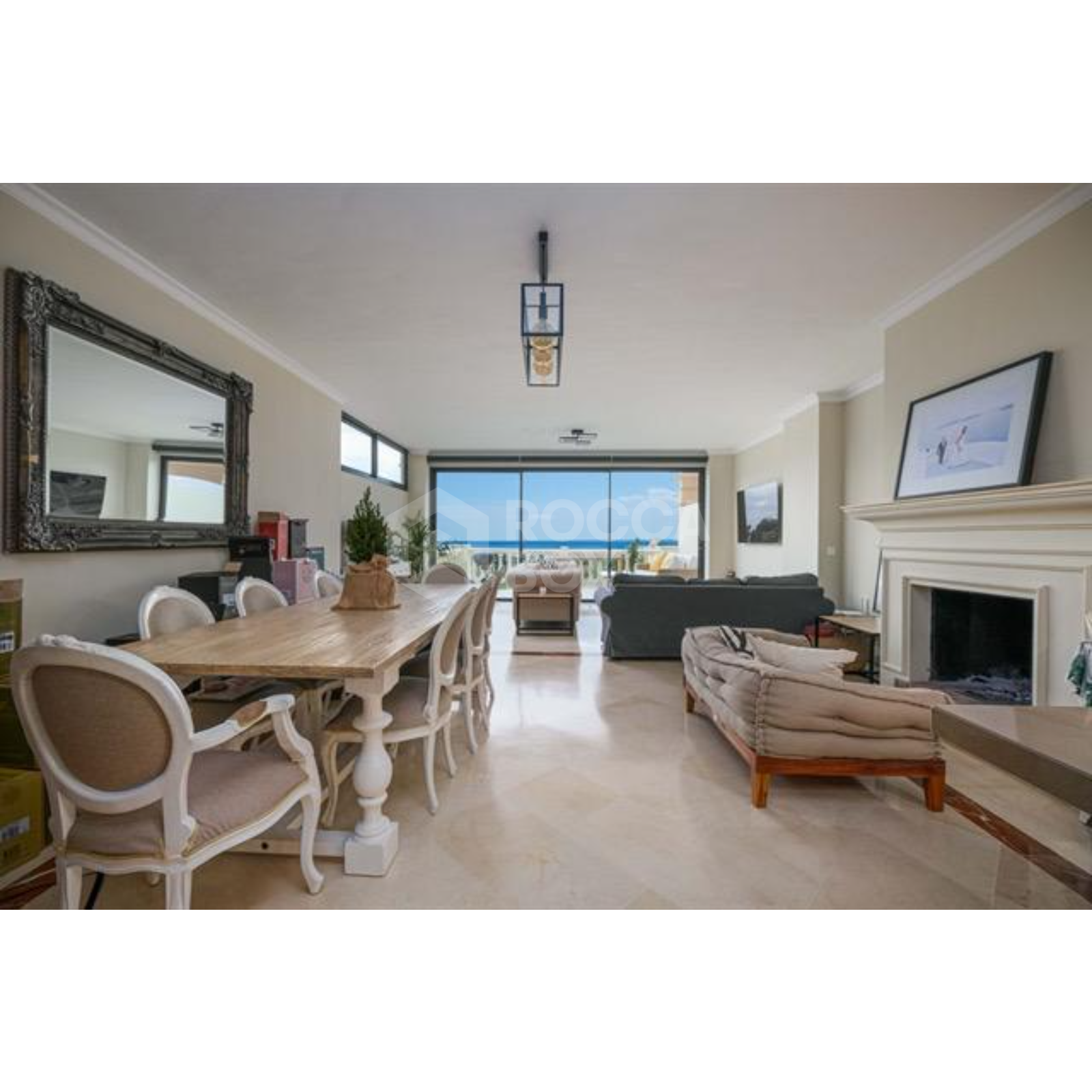 A Spacious Townhouse With Panoramic Sea Views In Grace Paradise.