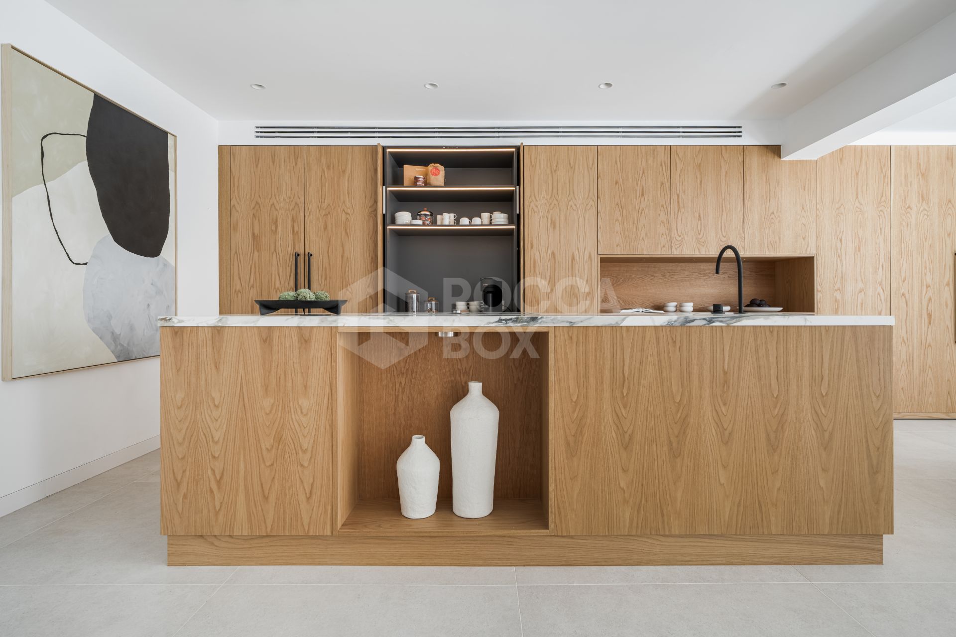 Exquisite Scandinavian-Style Villa with Luxurious Features in Nueva Andalucia