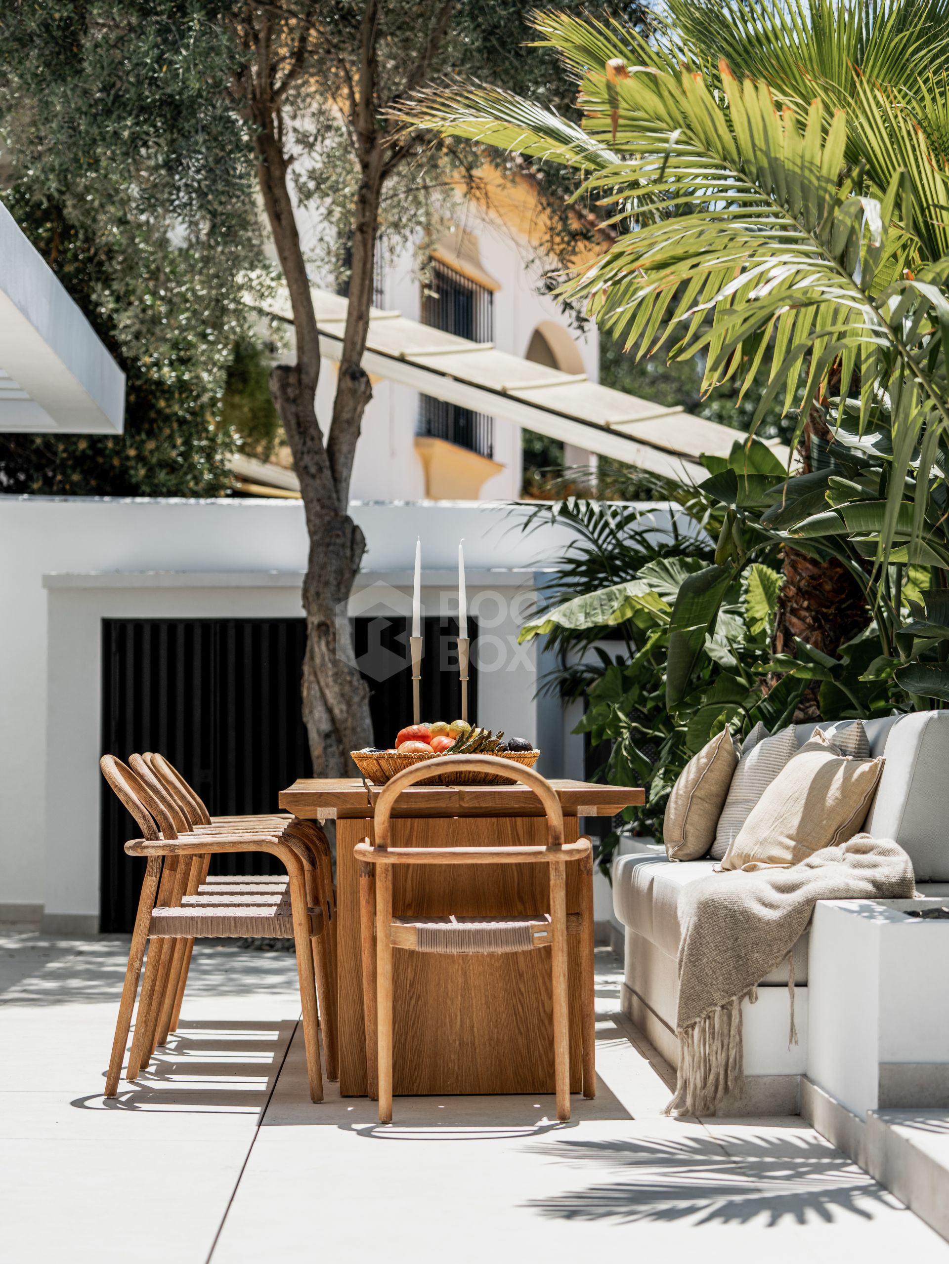 Exquisite Scandinavian-Style Villa with Luxurious Features in Nueva Andalucia