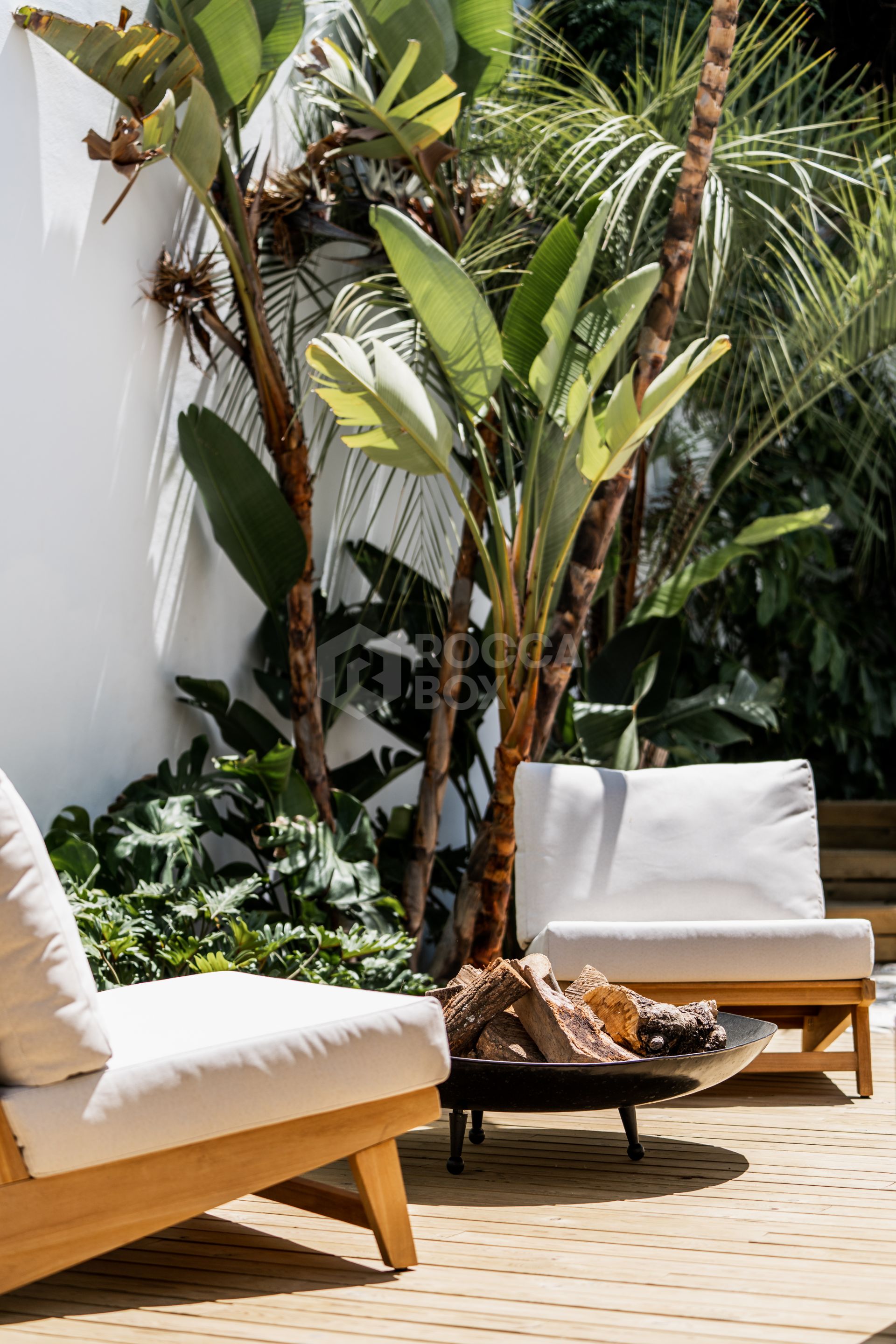 Exquisite Scandinavian-Style Villa with Luxurious Features in Nueva Andalucia