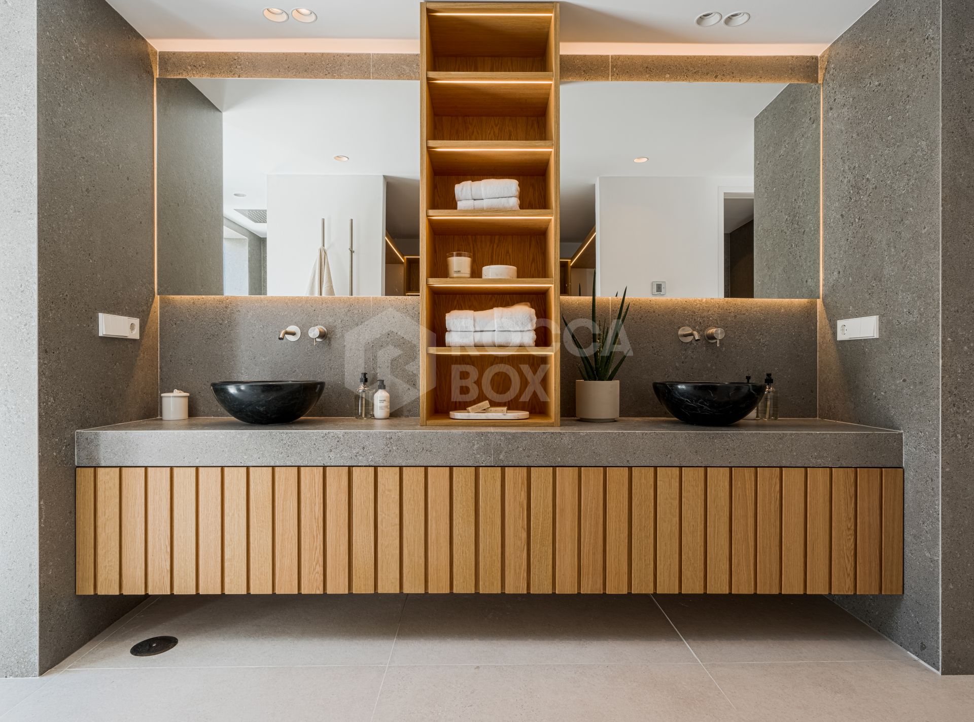 Exquisite Scandinavian-Style Villa with Luxurious Features in Nueva Andalucia