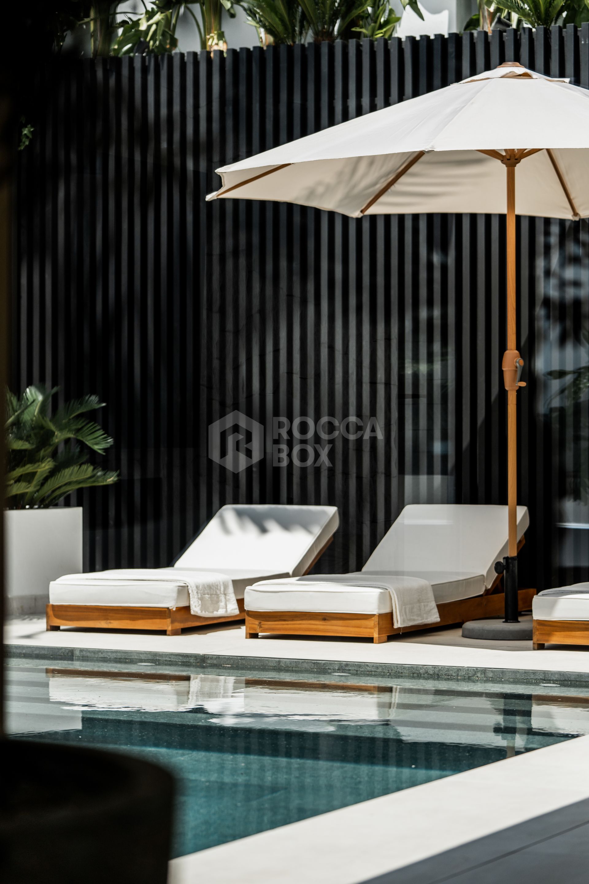 Exquisite Scandinavian-Style Villa with Luxurious Features in Nueva Andalucia