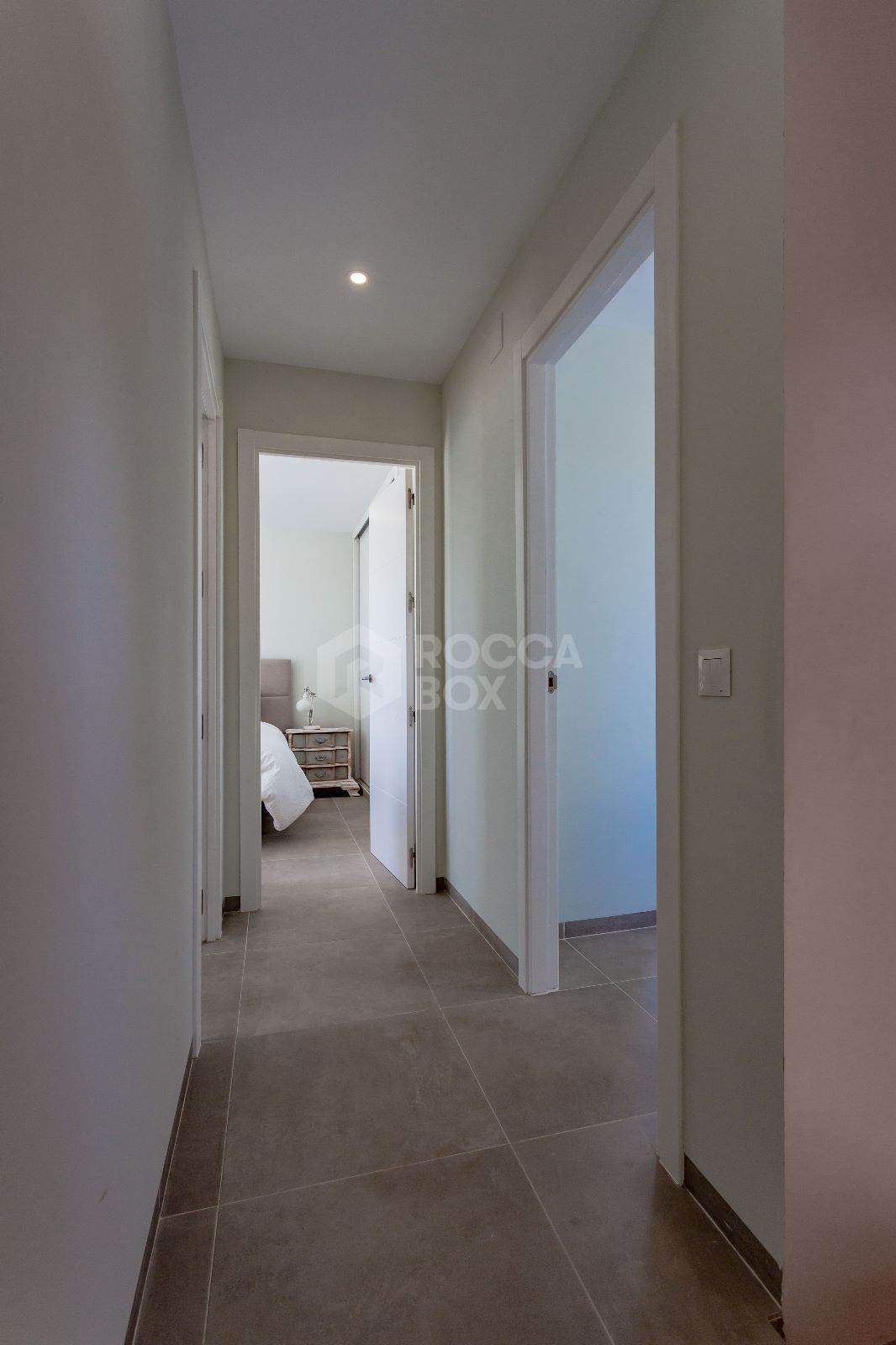 Exquisite Refurbished Villa in Estepona's Desirable Valle Romano.