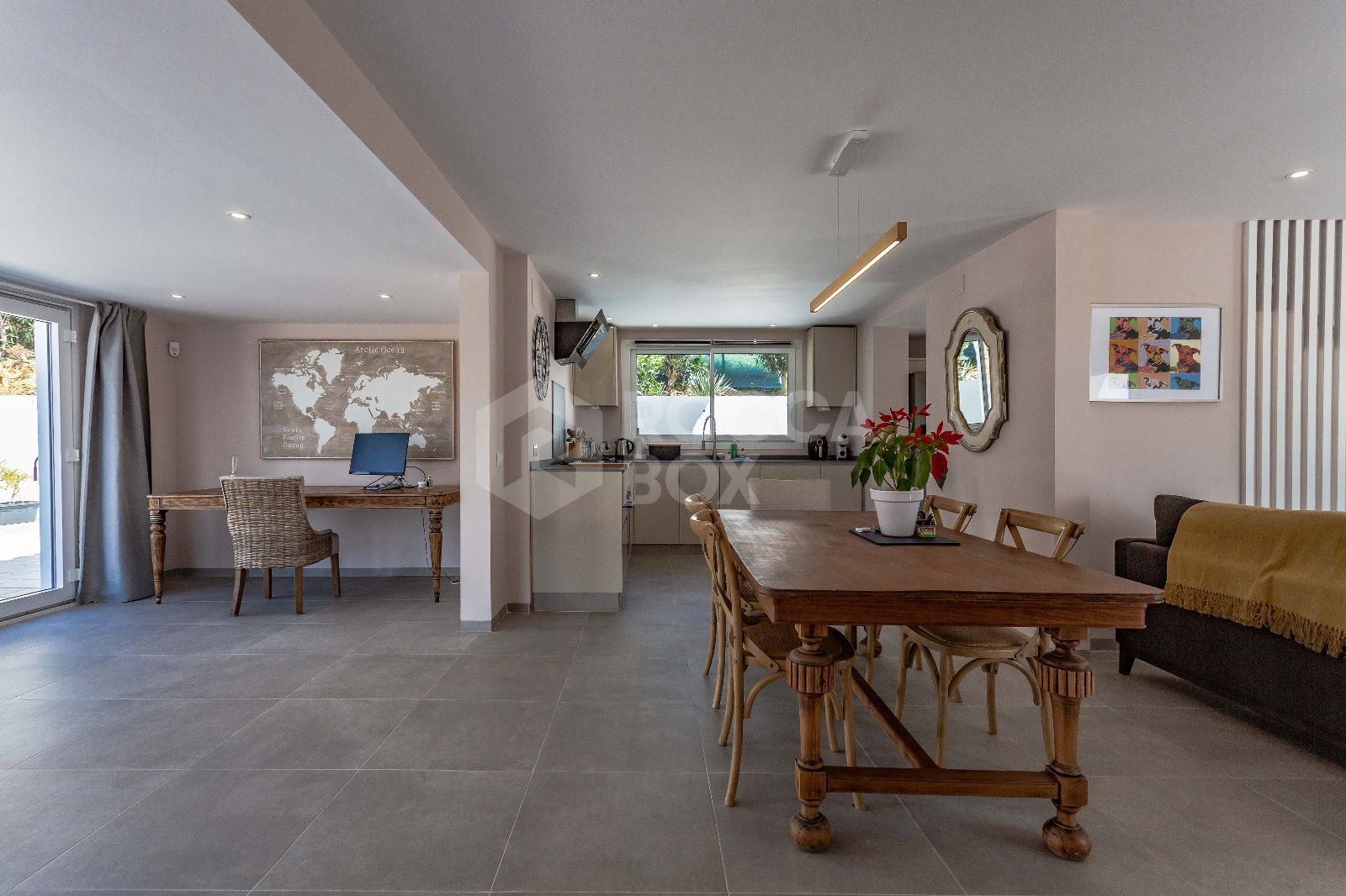 Exquisite Refurbished Villa in Estepona's Desirable Valle Romano.