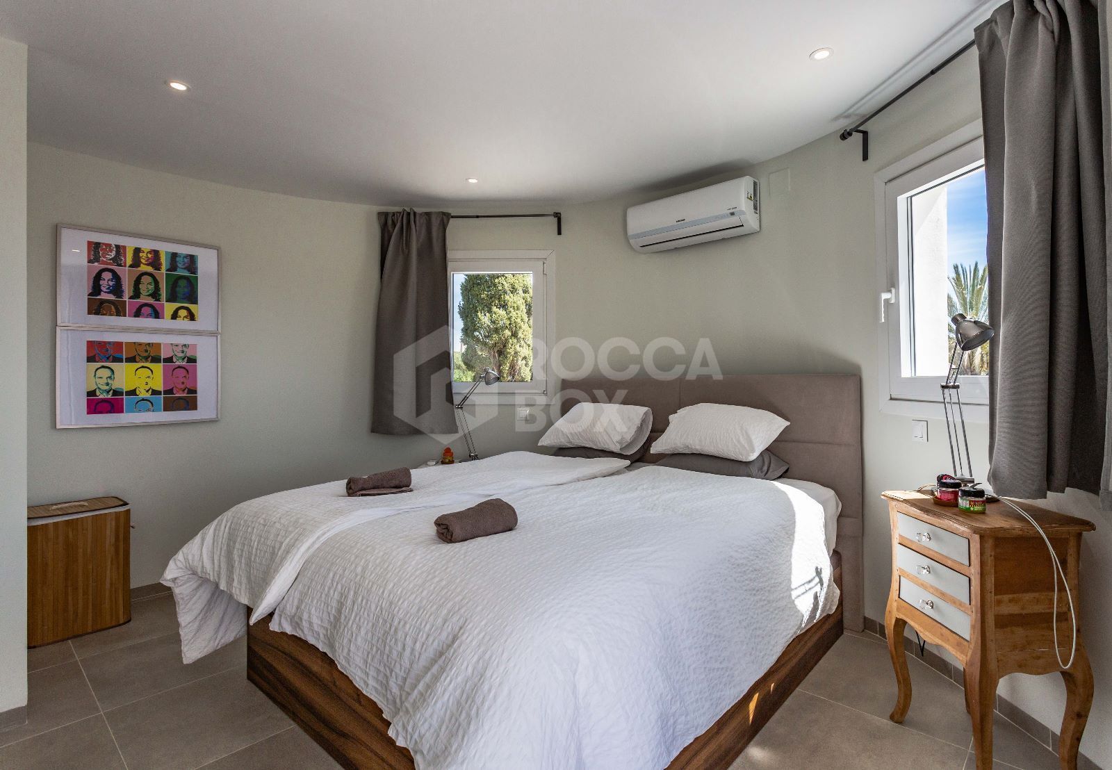 Exquisite Refurbished Villa in Estepona's Desirable Valle Romano.
