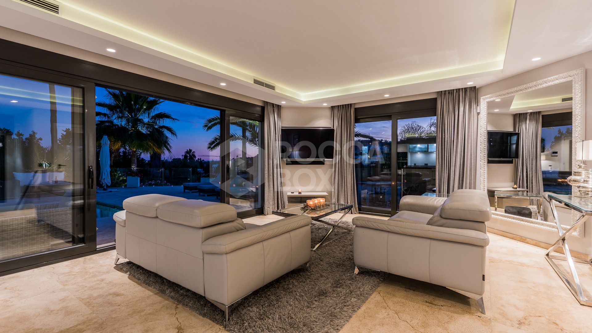 Luxury Villa with 5 Bedrooms, Pool, and Golf Course Views in Prime Location