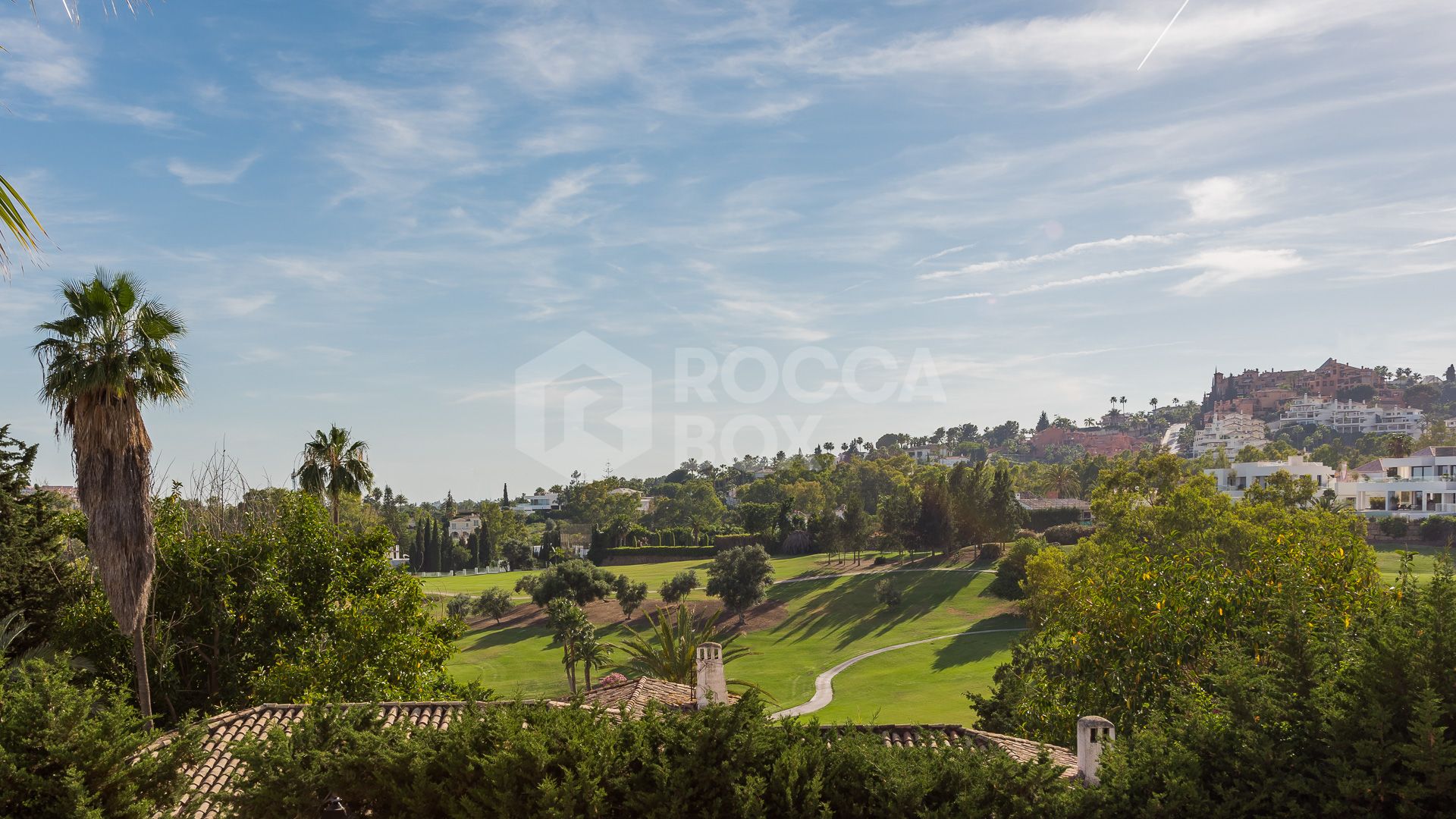 Luxury Villa with 5 Bedrooms, Pool, and Golf Course Views in Prime Location