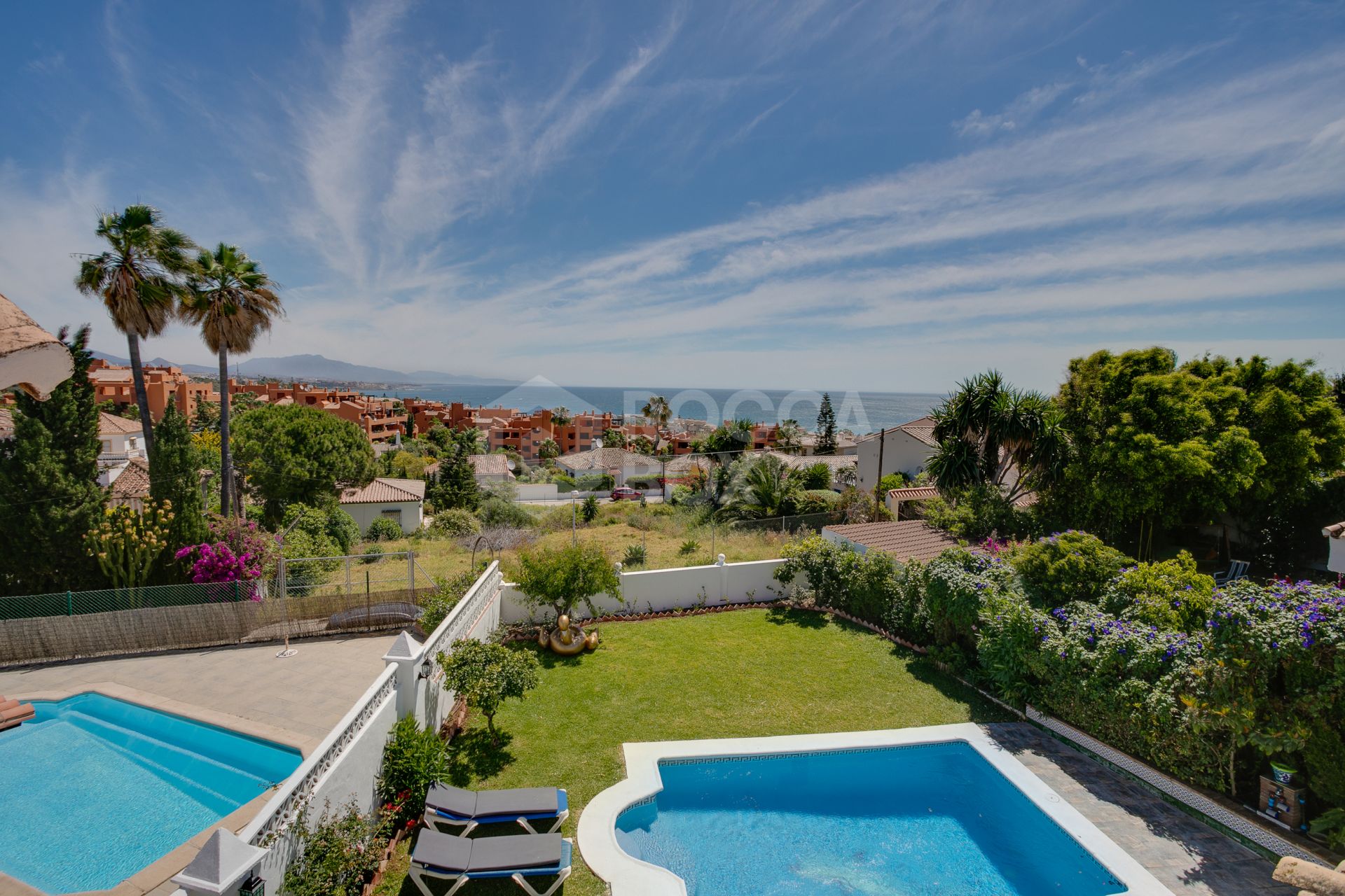 Tranquil Oasis: Charming Villa with Private Pool and Sea Views in Estepona.