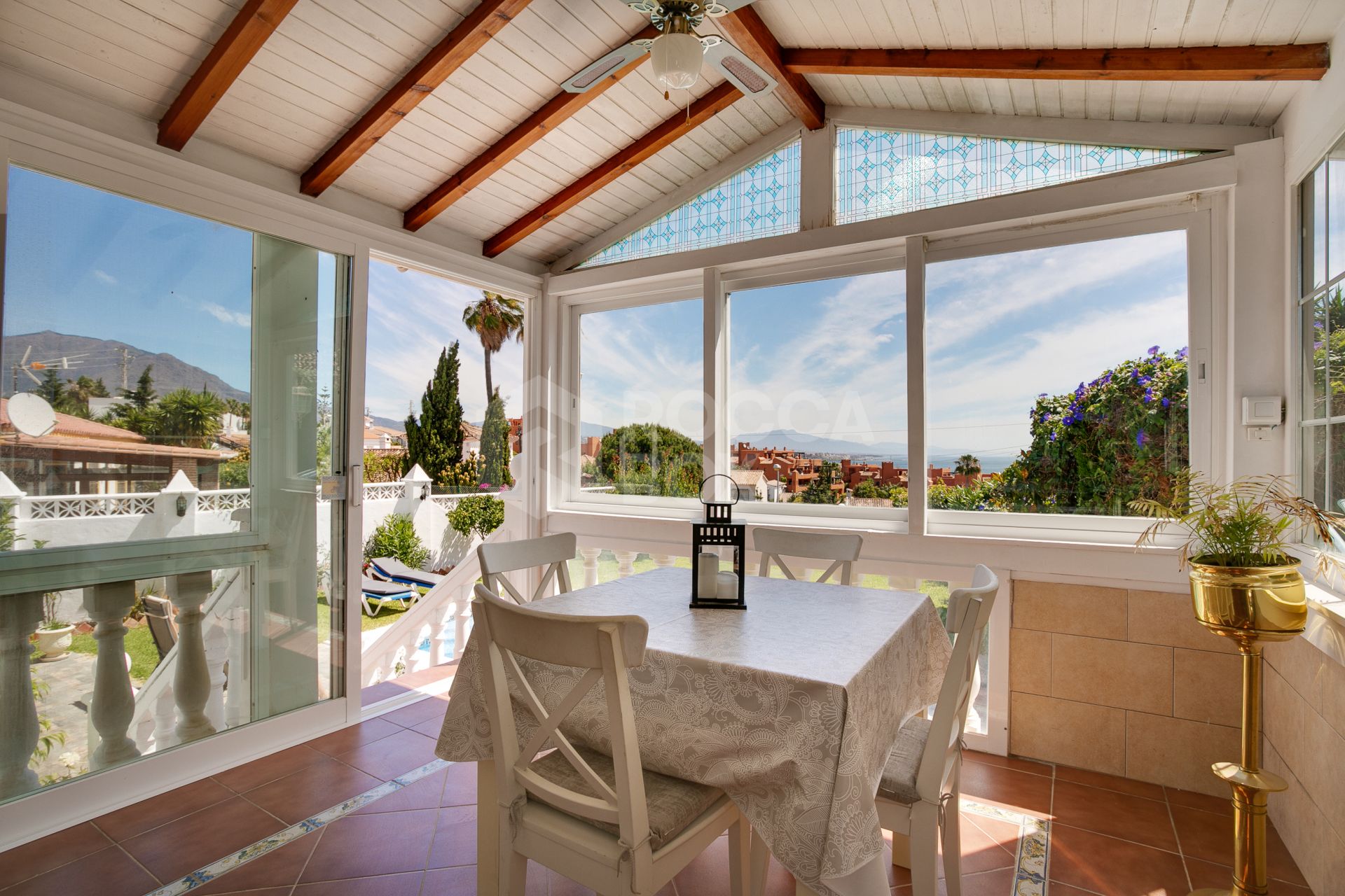 Tranquil Oasis: Charming Villa with Private Pool and Sea Views in Estepona.