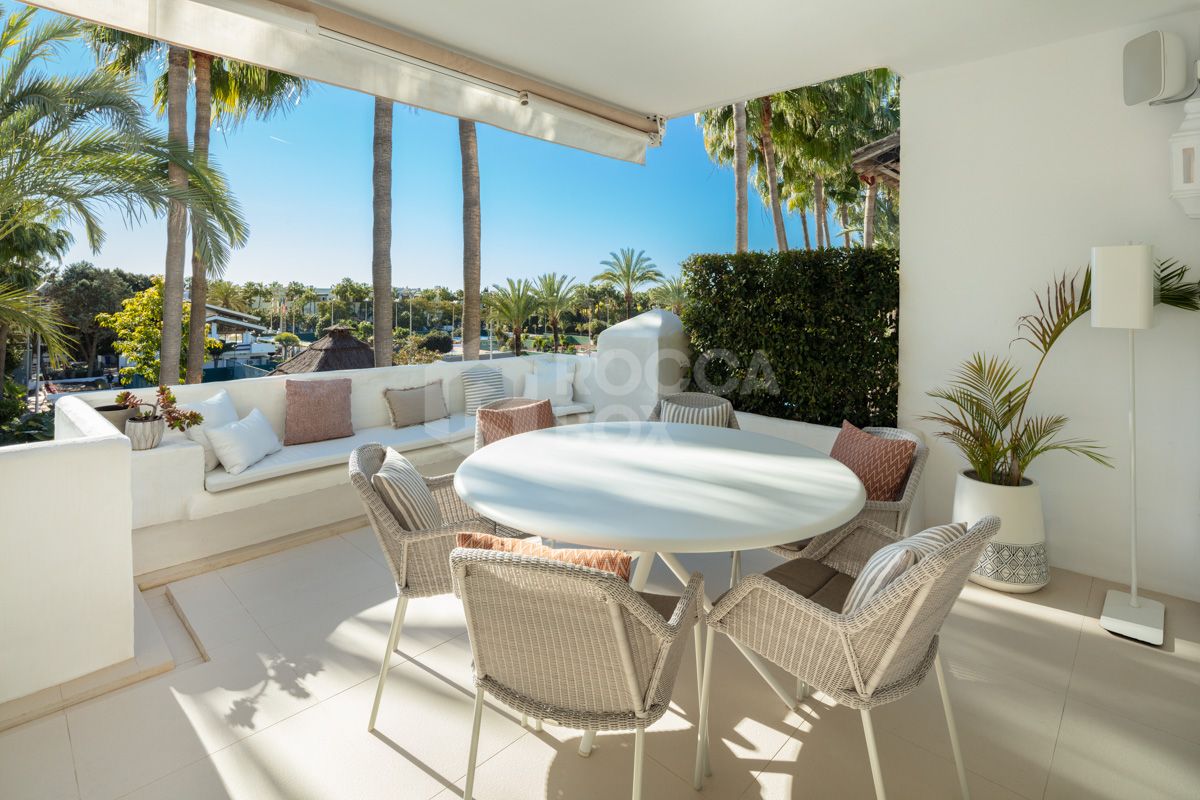 Luxury Living at its Finest: Exceptional Penthouse in the Coveted Andalusian Gardens of Puente Romano, Marbella.