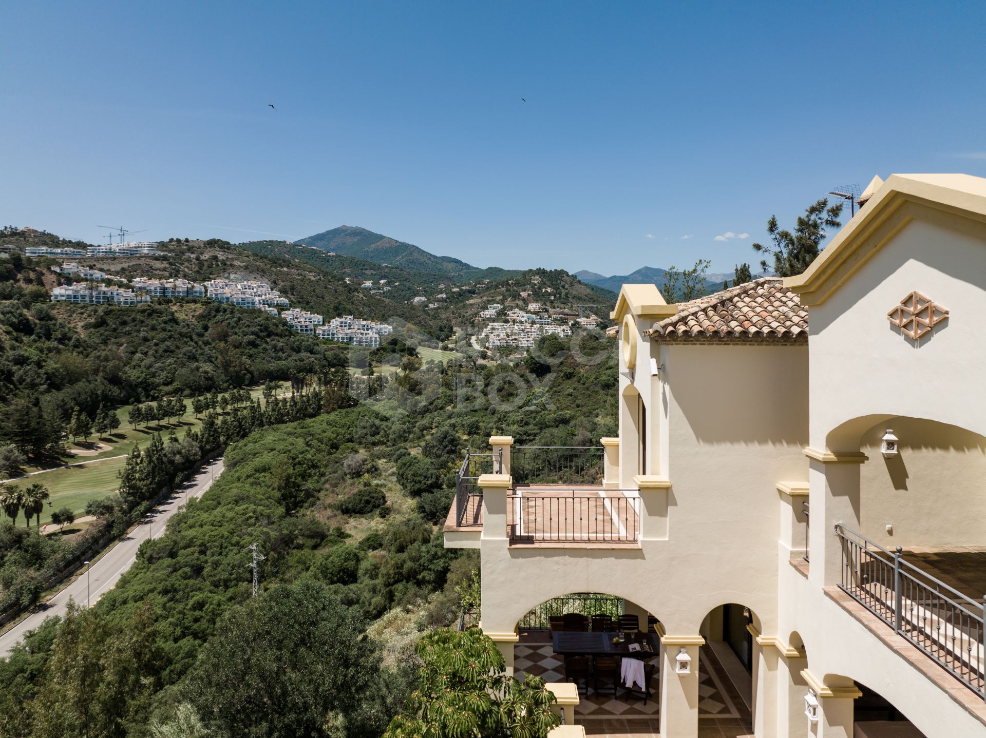 Exquisite Villa in Gated Community: Golf, Sea, and Mountain Views, La Quinta, Benahavis