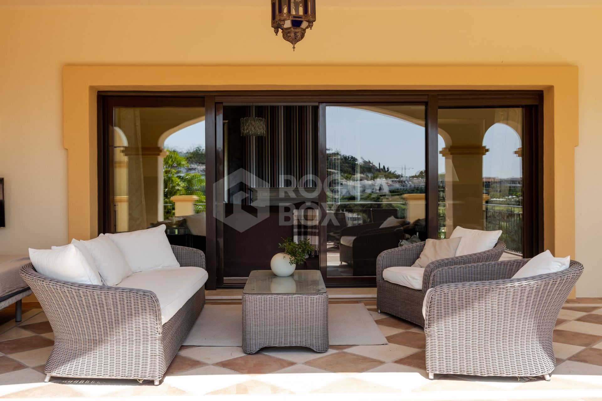 Exquisite Villa in Gated Community: Golf, Sea, and Mountain Views, La Quinta, Benahavis
