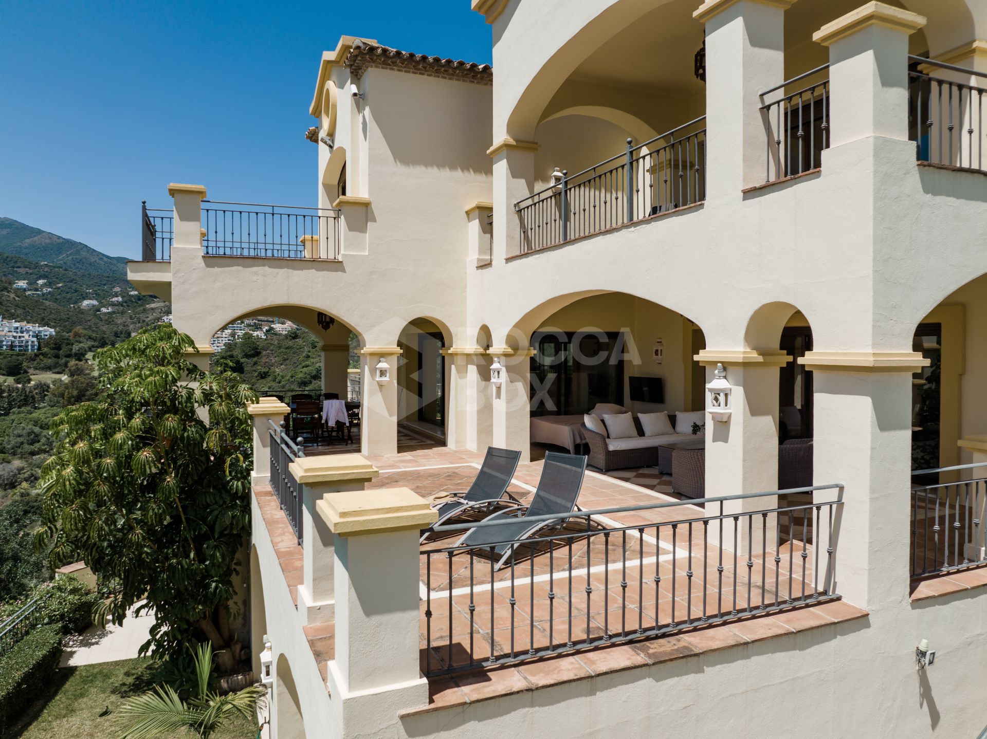 Exquisite Villa in Gated Community: Golf, Sea, and Mountain Views, La Quinta, Benahavis