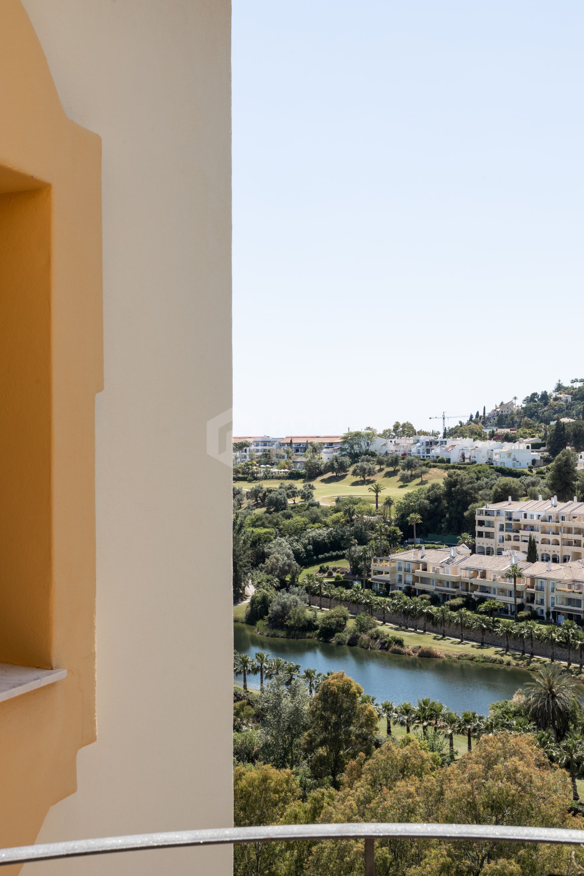 Exquisite Villa in Gated Community: Golf, Sea, and Mountain Views, La Quinta, Benahavis