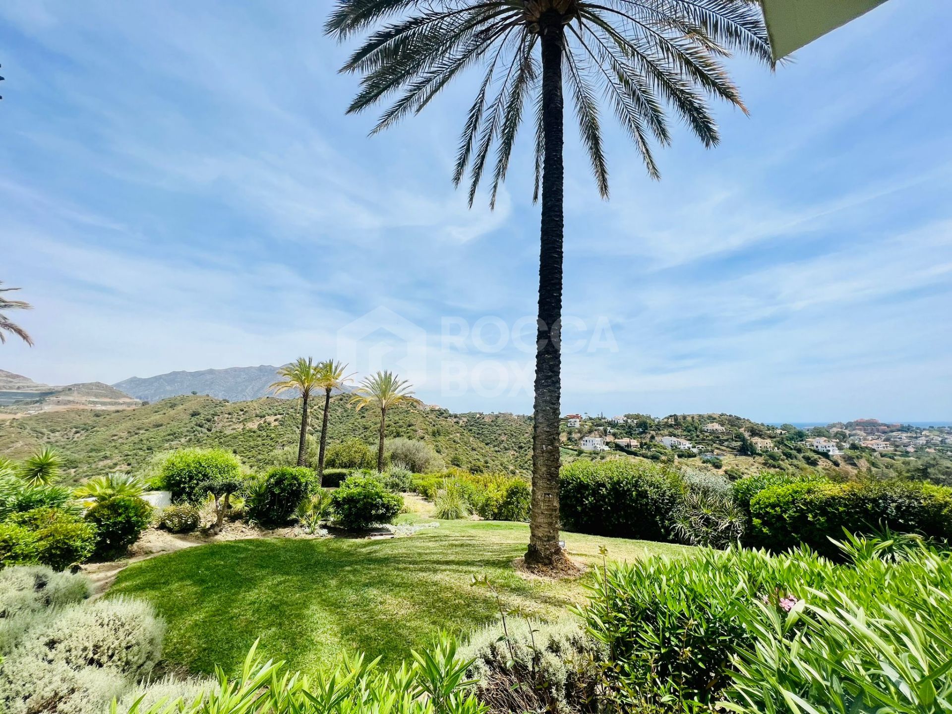 Spacious Ground Floor Apartment in Altos de La Quinta, Benahavis with Stunning Views and Potential for Renovation.