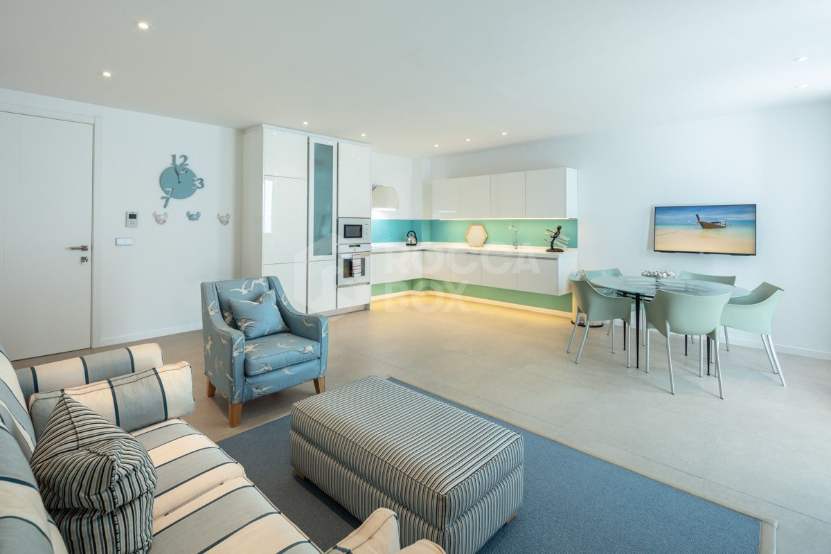 Spectacular Modern Villa in El Herrojo: Captivating Design, Entertainment Paradise, and Premier Location