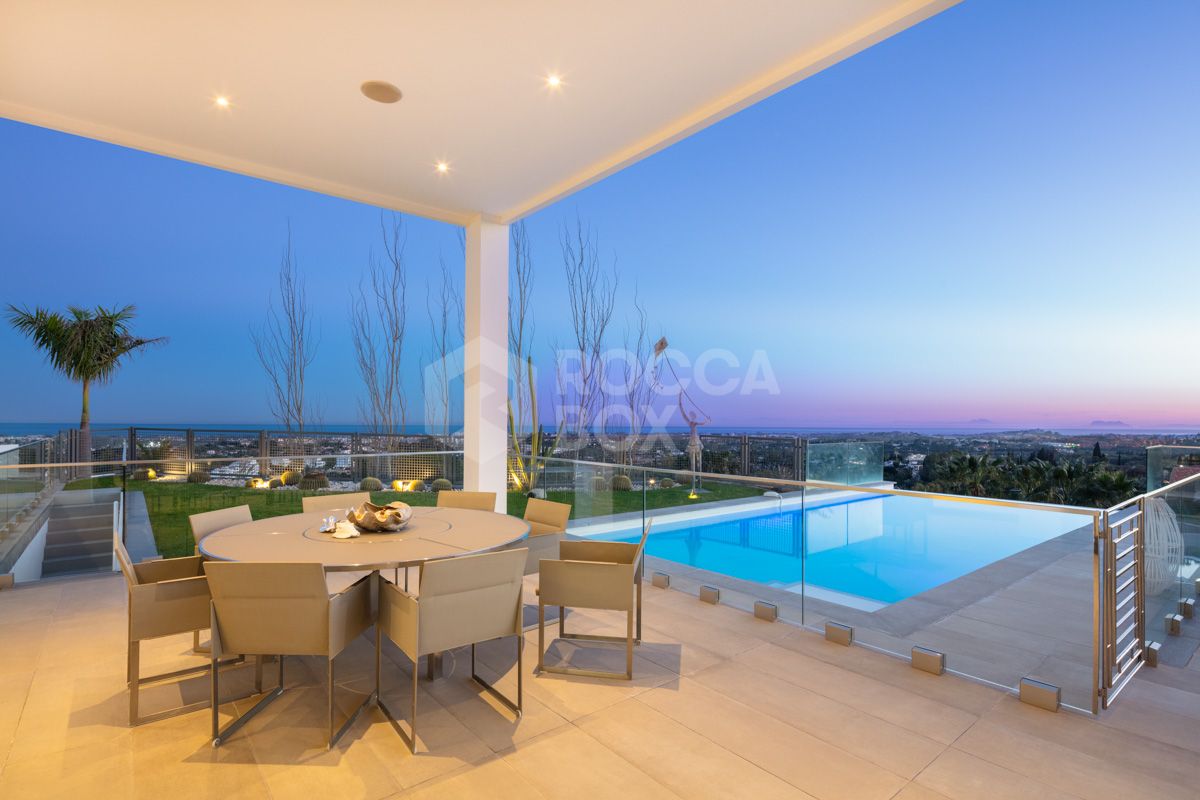 Spectacular Modern Villa in El Herrojo: Captivating Design, Entertainment Paradise, and Premier Location