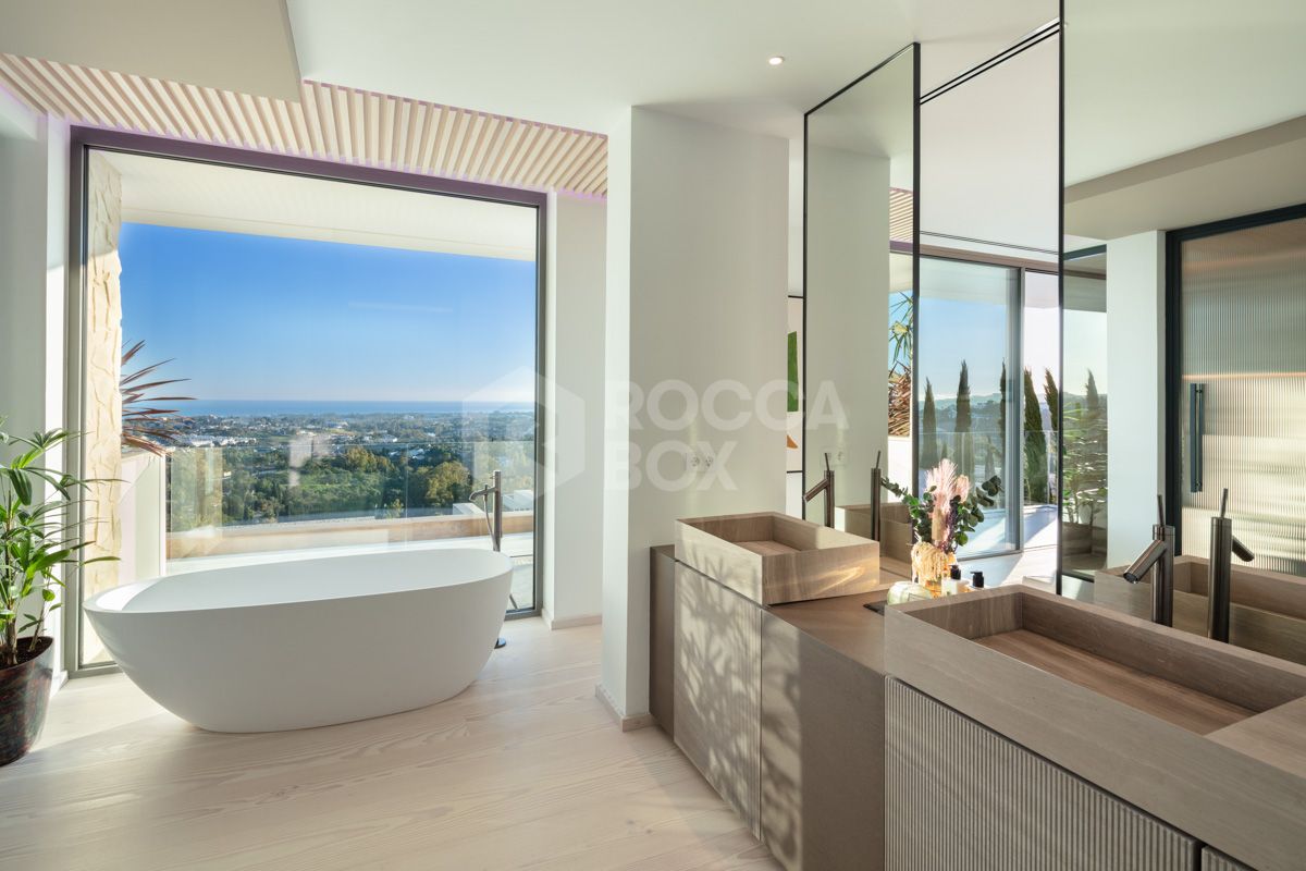 Contemporary Masterpiece in The Hills, La Quinta: A Luxurious Haven in Marbella