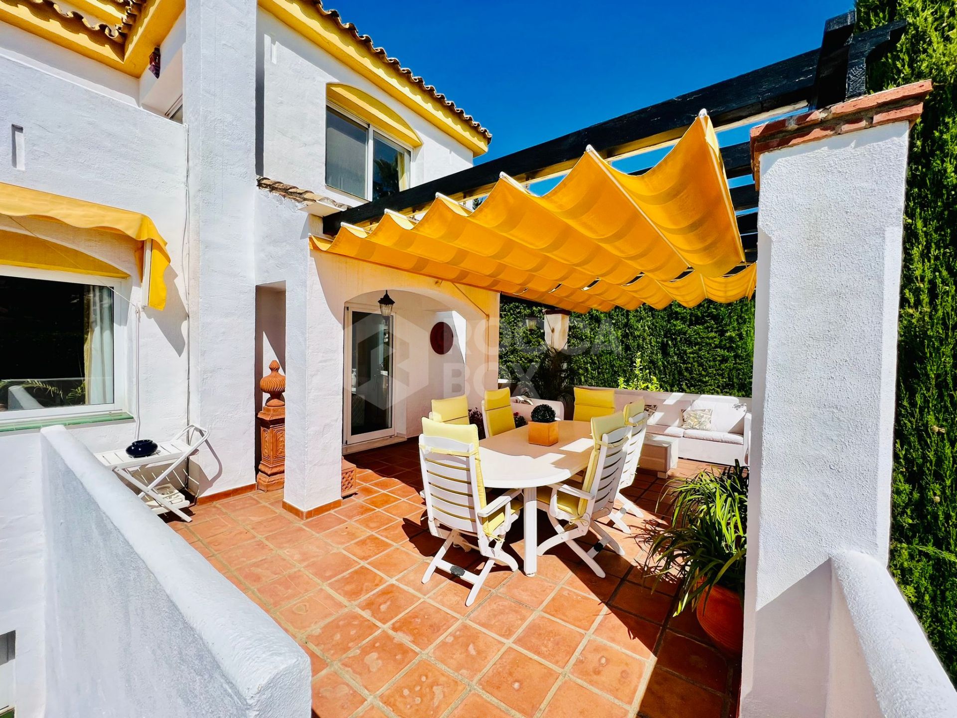 Luxurious 5-Bedroom Villa in Los Naranjos Hill Club: Gated Community with Stunning Views, Private Pool, and Spacious Living