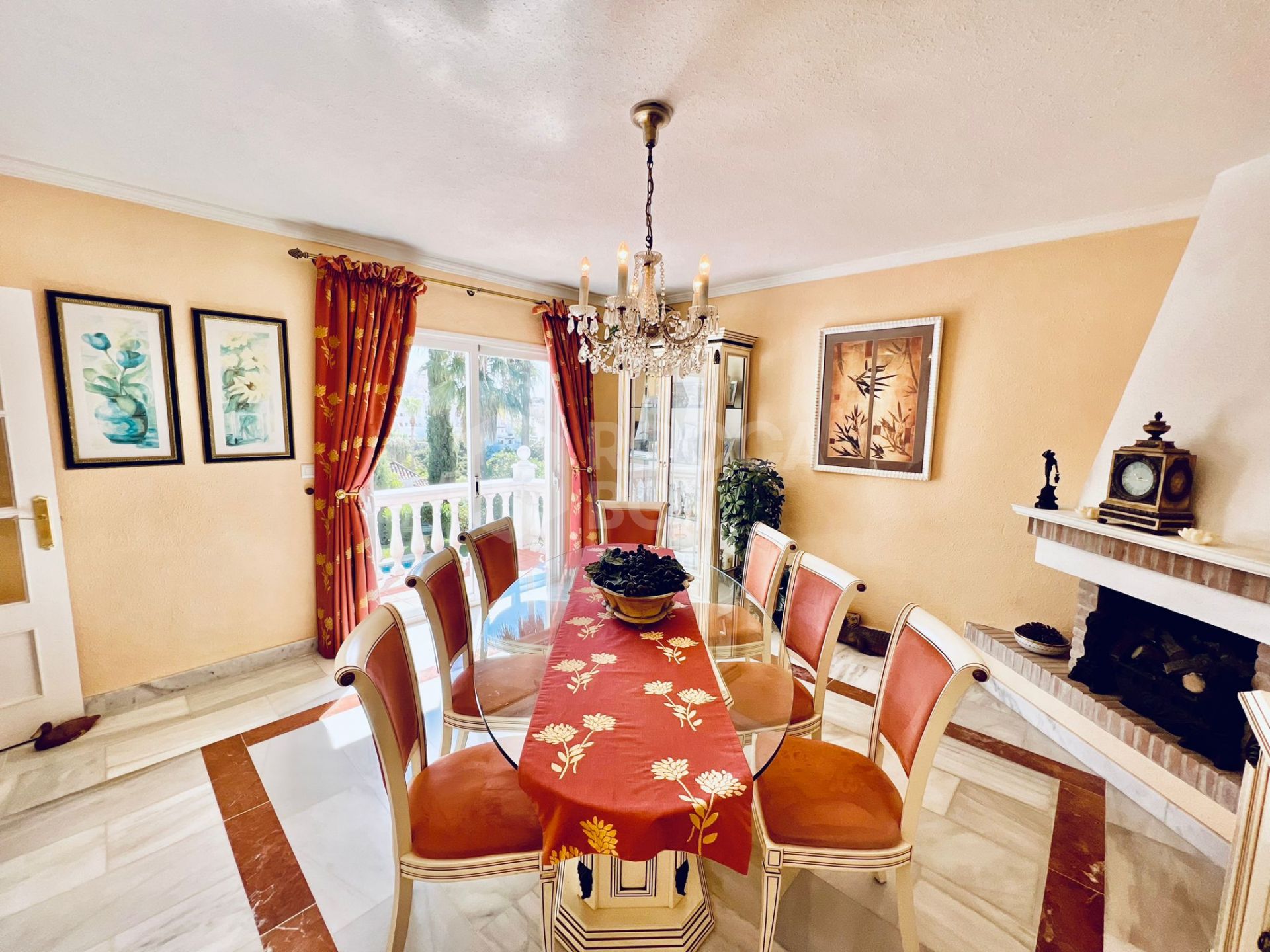 Luxurious 5-Bedroom Villa in Los Naranjos Hill Club: Gated Community with Stunning Views, Private Pool, and Spacious Living