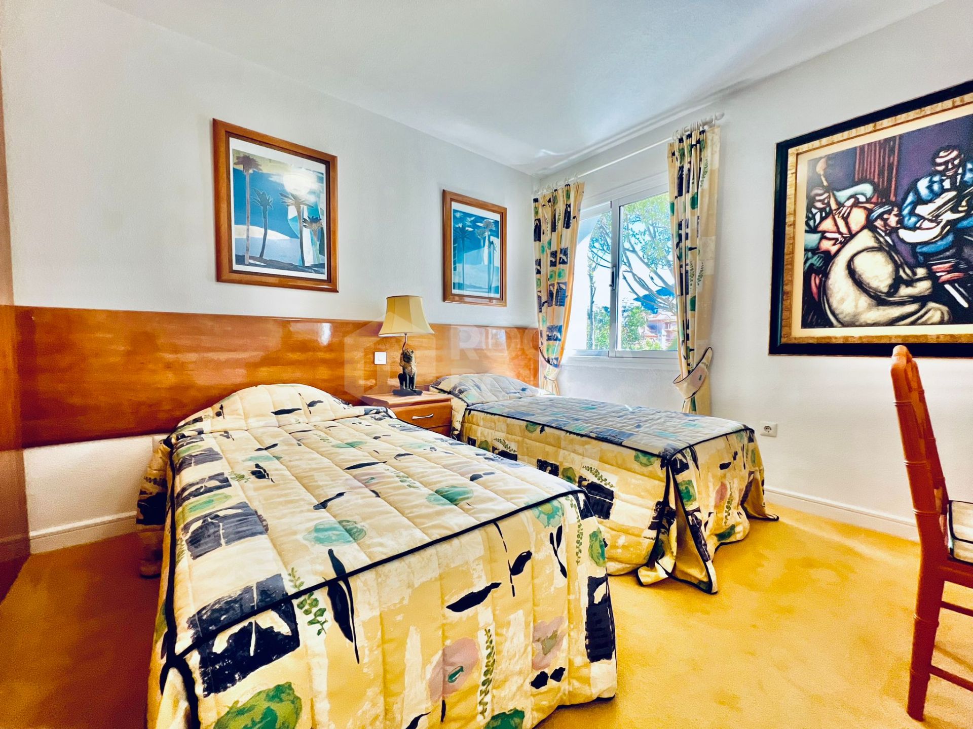 Luxurious 5-Bedroom Villa in Los Naranjos Hill Club: Gated Community with Stunning Views, Private Pool, and Spacious Living