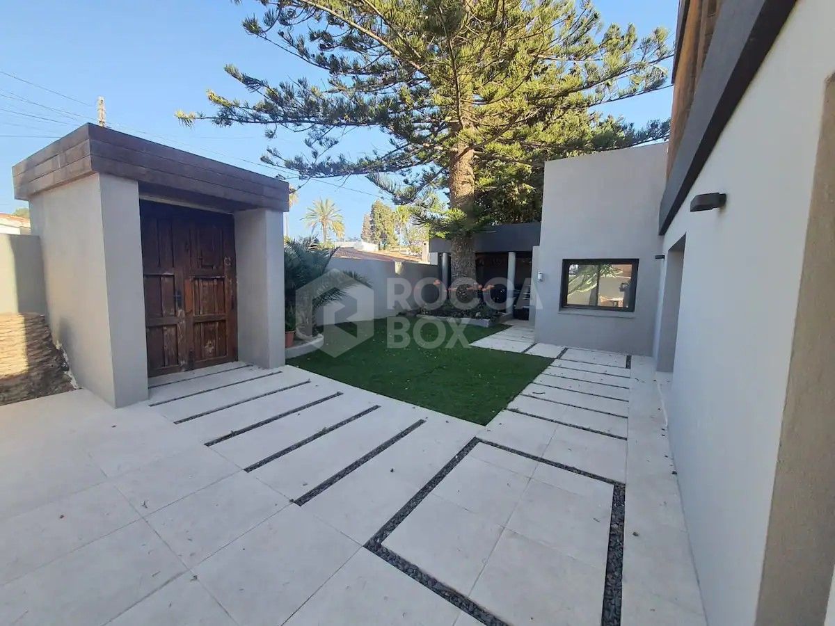 4 beds stunning Villa in Costabella, Marbella East