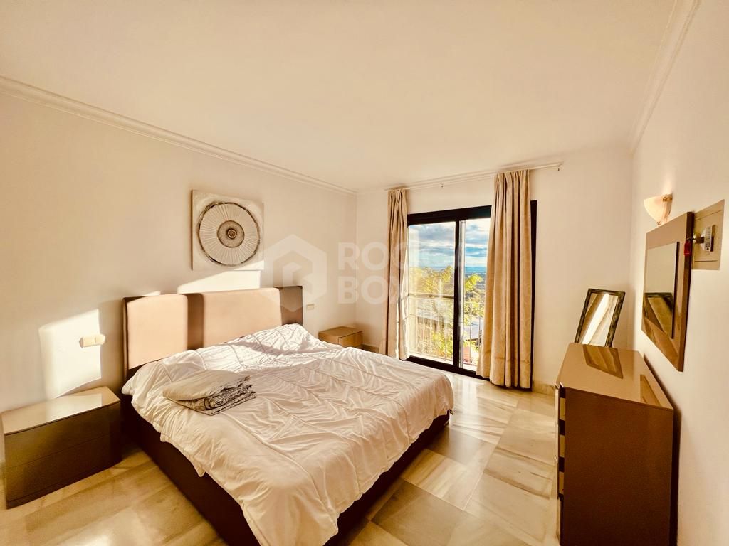 2 bed 2 bath apartment in Monte Halcones, Benahavis