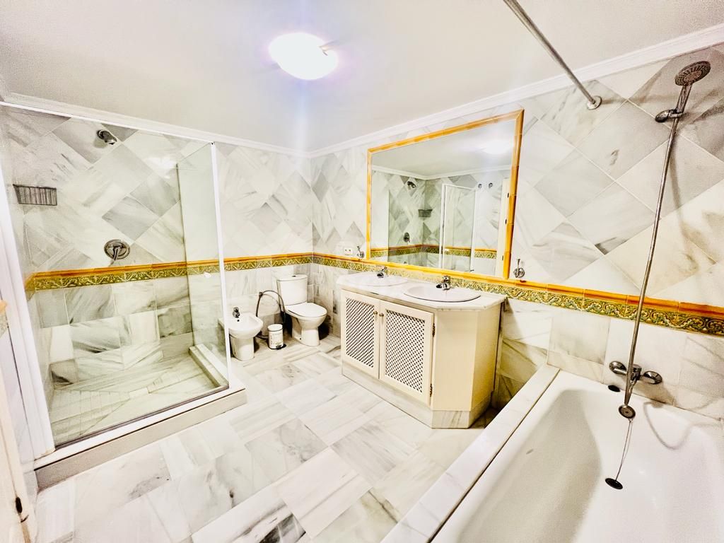 2 bed 2 bath apartment in Monte Halcones, Benahavis