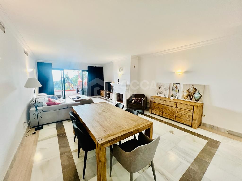 2 bed 2 bath apartment in Monte Halcones, Benahavis