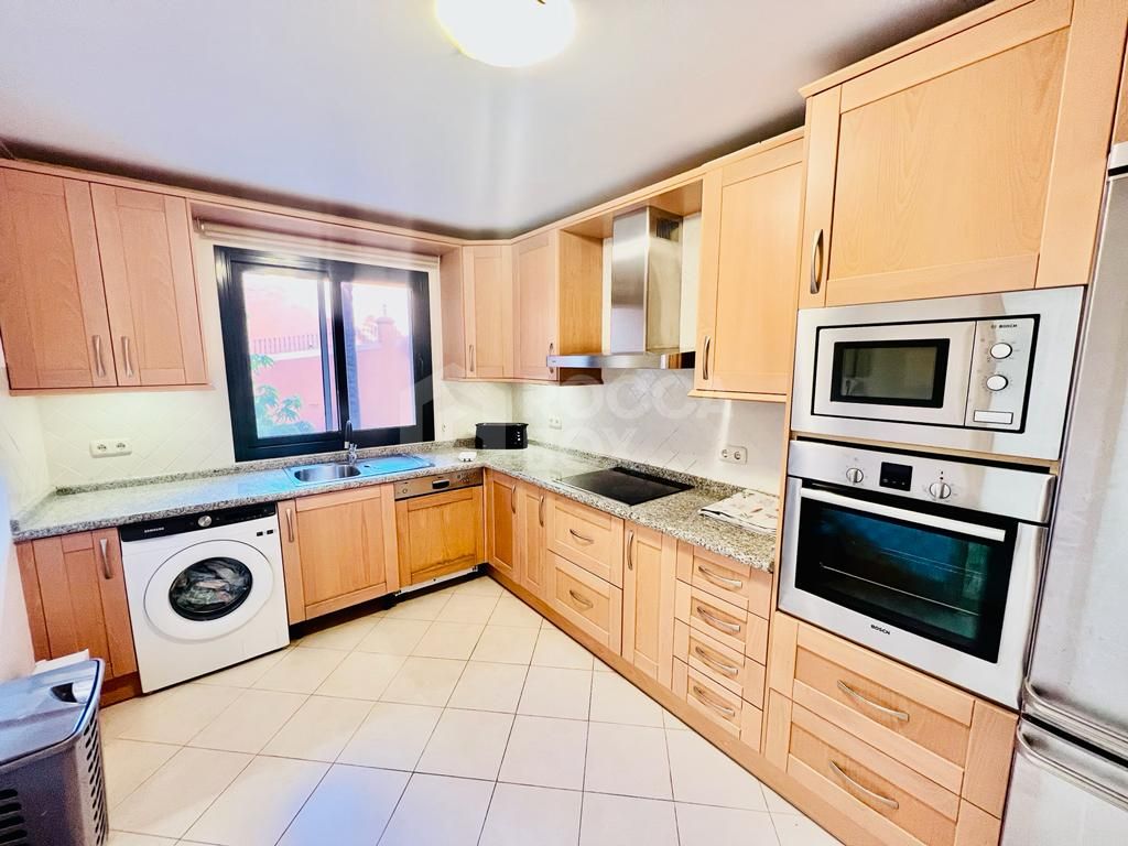 2 bed 2 bath apartment in Monte Halcones, Benahavis