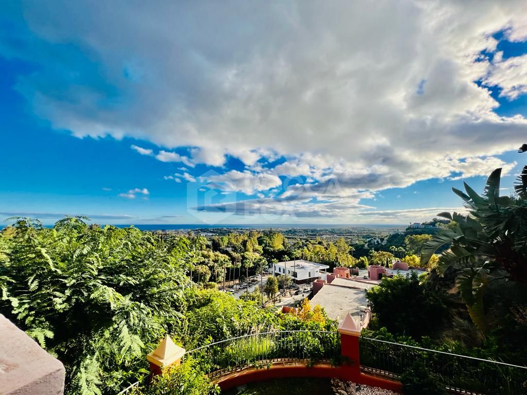 2 bed 2 bath apartment in Monte Halcones, Benahavis