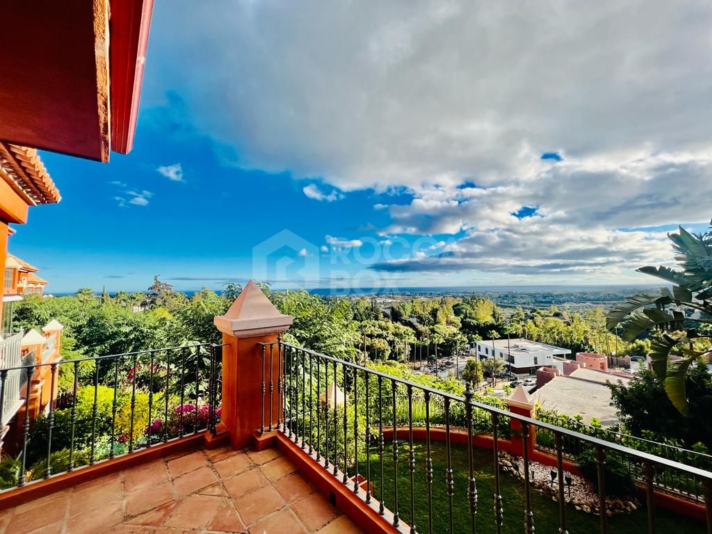 2 bed 2 bath apartment in Monte Halcones, Benahavis
