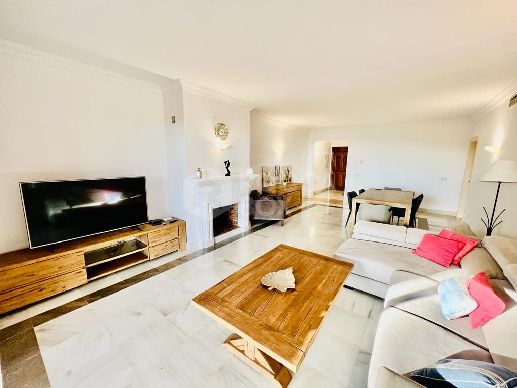 2 bed 2 bath apartment in Monte Halcones, Benahavis