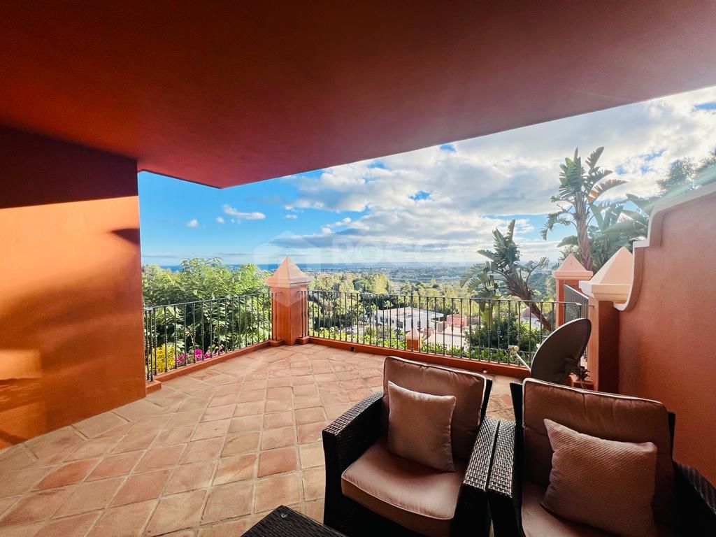 2 bed 2 bath apartment in Monte Halcones, Benahavis