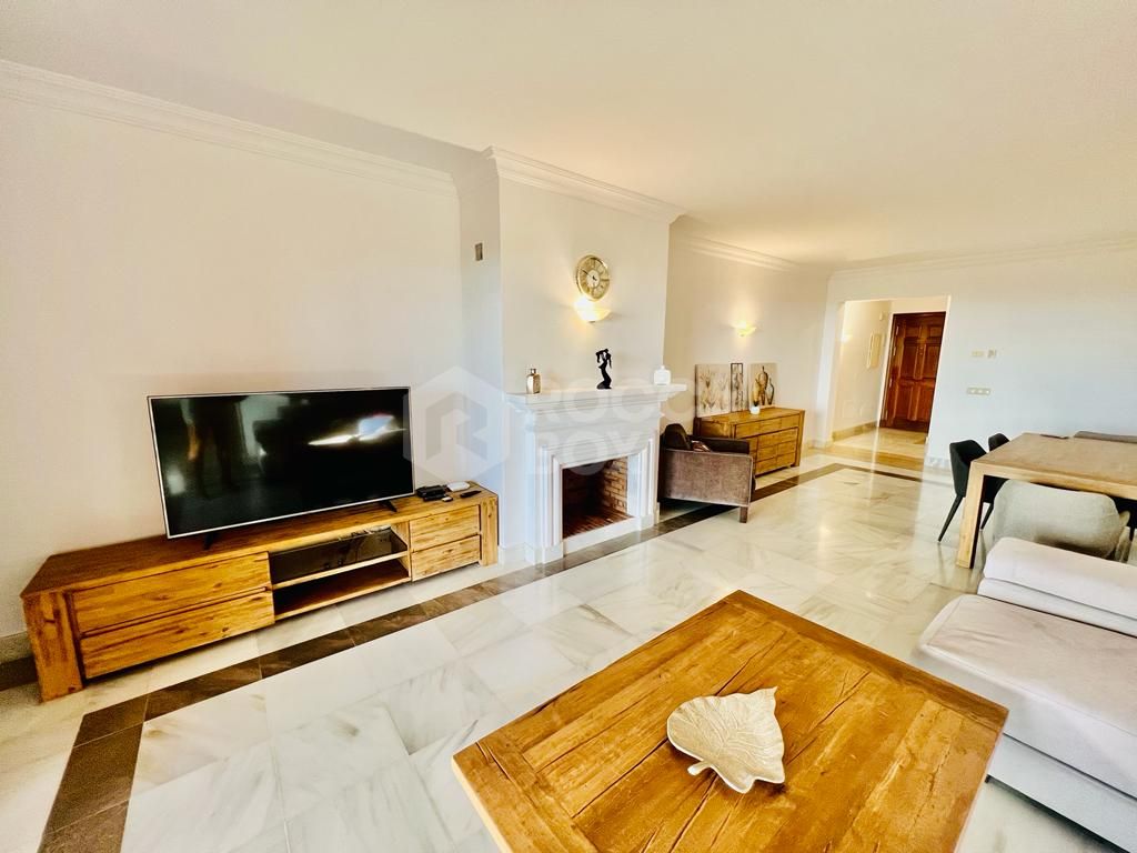 2 bed 2 bath apartment in Monte Halcones, Benahavis
