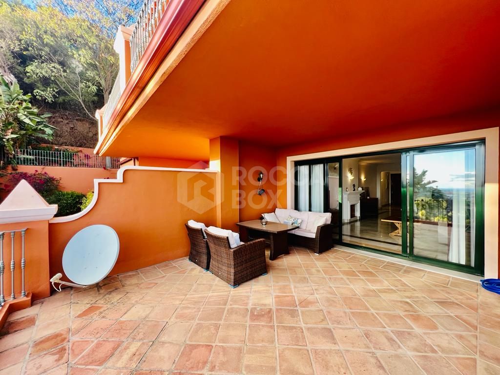 2 bed 2 bath apartment in Monte Halcones, Benahavis