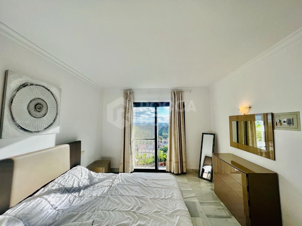 2 bed 2 bath apartment in Monte Halcones, Benahavis