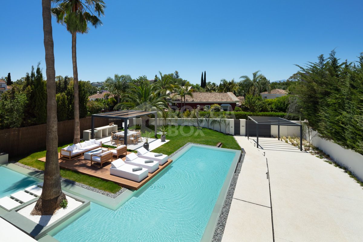An Exquisite Contemporary Villa in the Golf Valley - Exceptional Value at Under €3.5M!