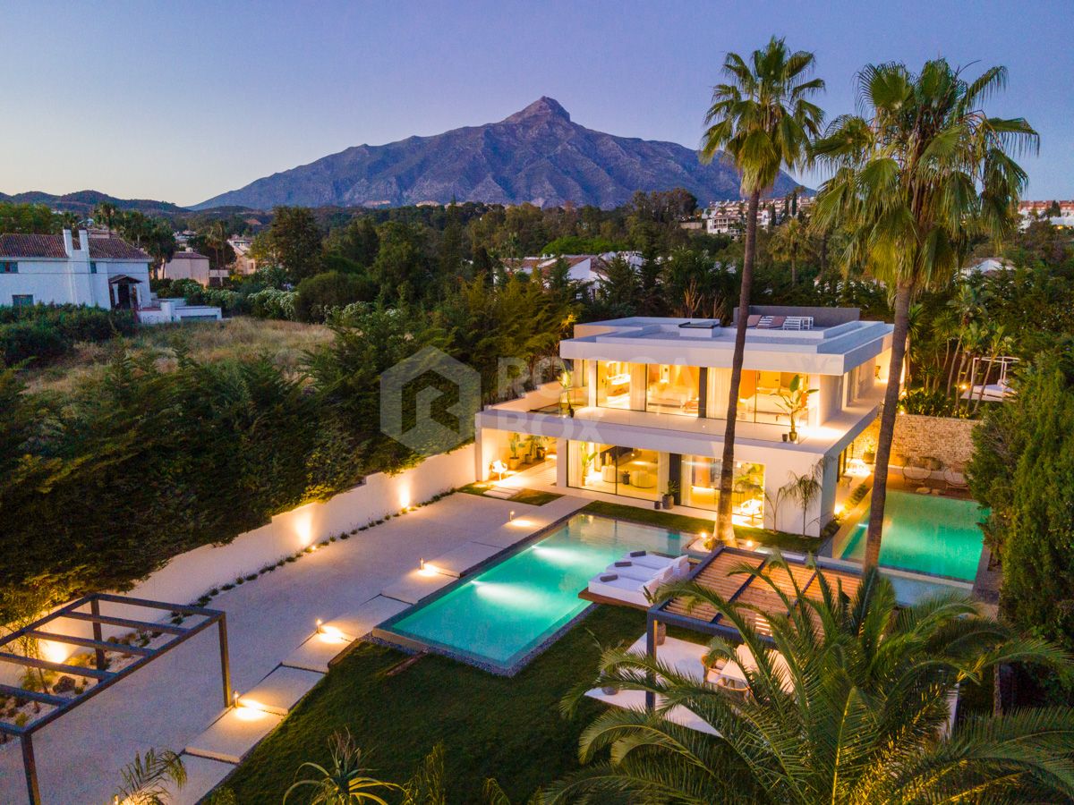 An Exquisite Contemporary Villa in the Golf Valley - Exceptional Value at Under €3.5M!