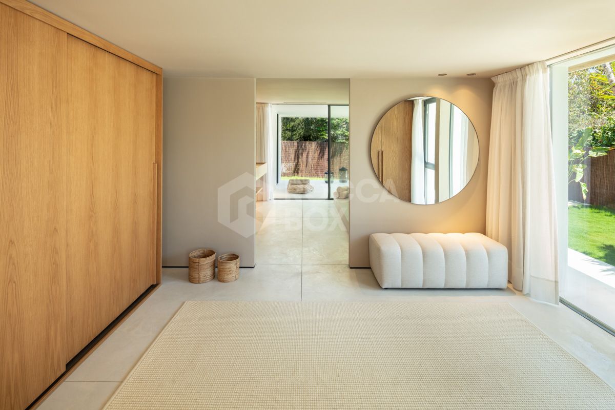 An Exquisite Contemporary Villa in the Golf Valley - Exceptional Value at Under €3.5M!